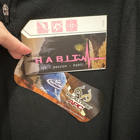 Women’s Habit RealTree Fleece 1/4 Zip XL - Picture 2 of 7